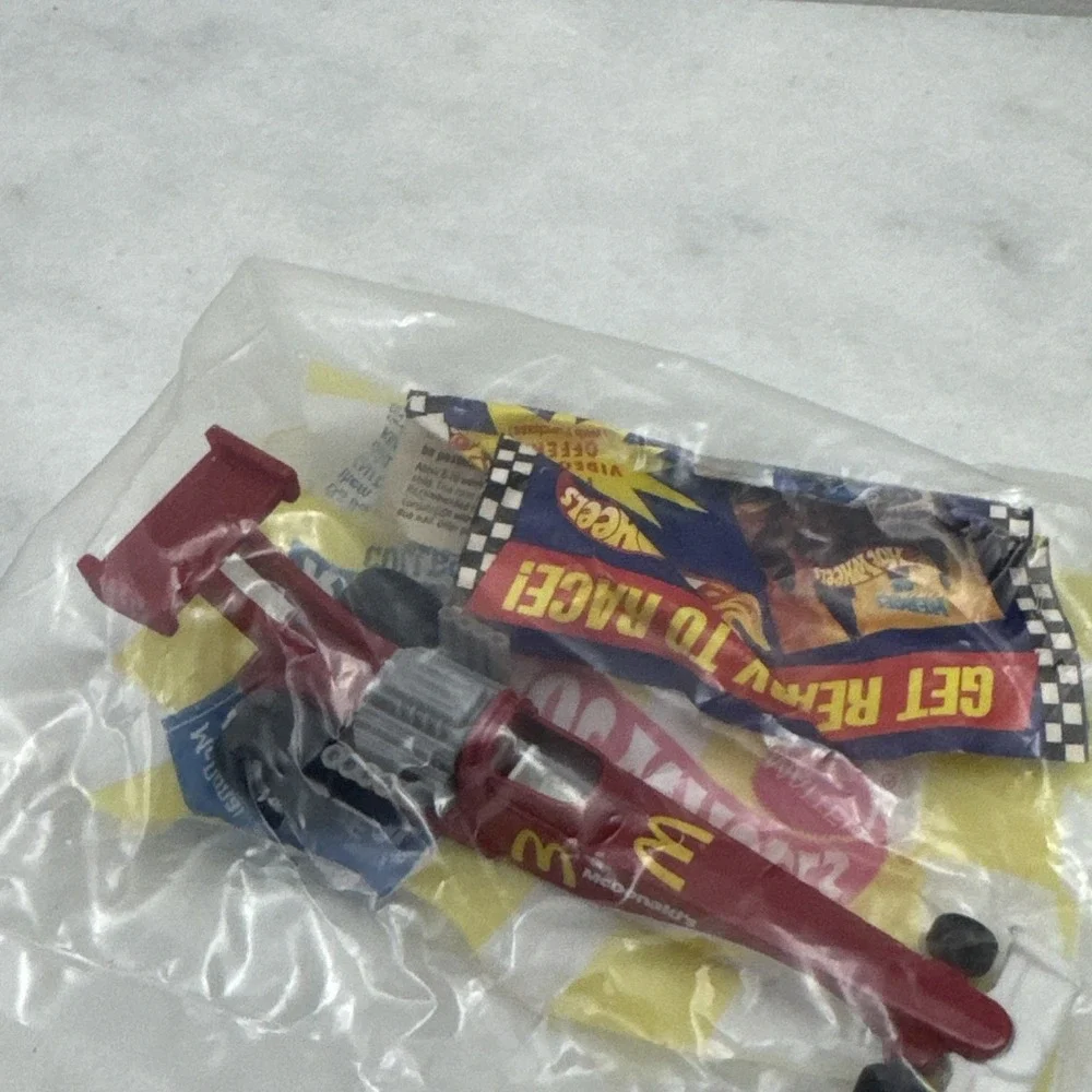 VINTAGE 1992 MCDONALD'S HAPPY MEAL/ HOT WHEELS/ RED DRAGSTER/NIP